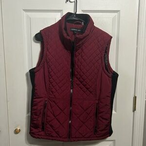 Andrew Marc quilted vest. Burgundy. Size L.